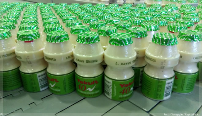 Versão Yakult 40 do leite fermentado completa 20 anos de Brasil